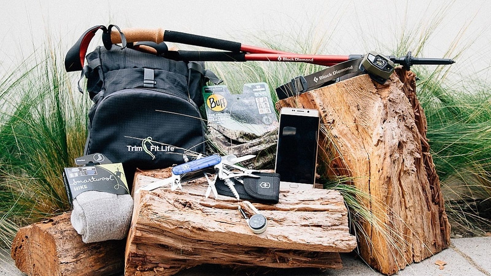 Alat Survival Wajib yang Harus Dibawa Saat Mendaki Gunung