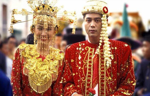 Busana Adat Betawi Yang Dipakai Saat Acara Lamaran