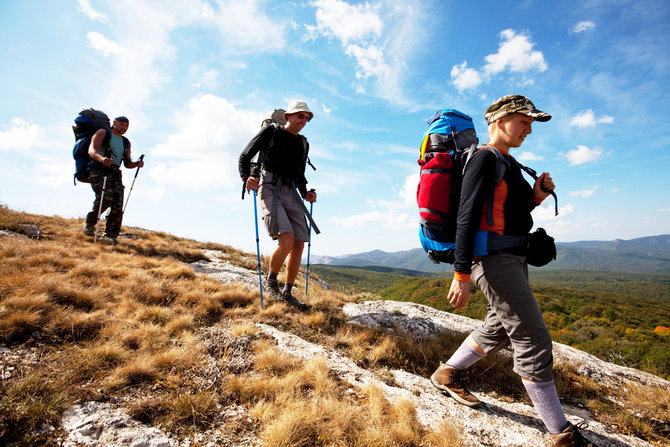 Perbedaan Mendasar antara Trekking dan Hiking