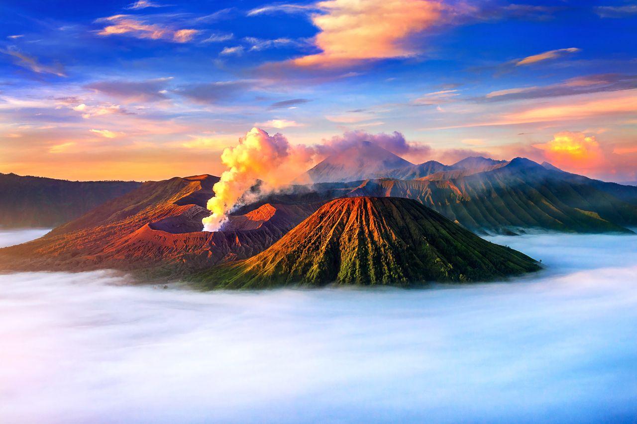 Spot Foto Terbaik untuk Melihat Sunrise di Gunung Bromo