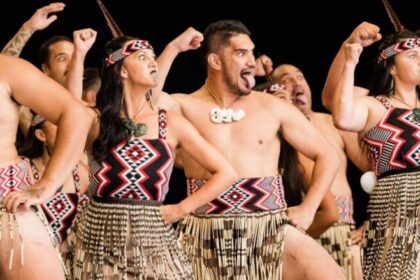 Tarian Haka dari Suku Maori Selandia Baru