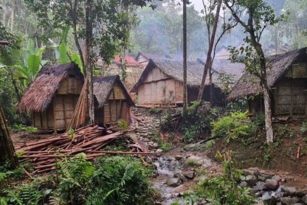 Berkunjung ke Desa Adat Baduy Dalam