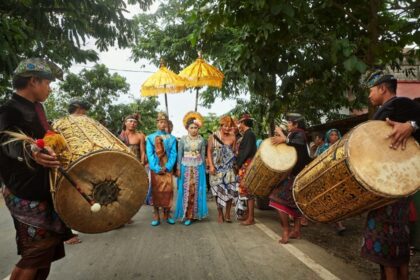 Cara Masyarakat Suku Sasak Mempertahankan Tradisi Kawin Lari