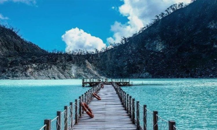 Eksplorasi Vulkanik di Kawah Putih