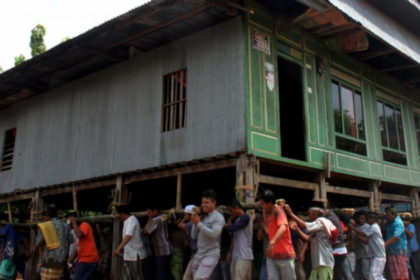 Mengenal Budaya Mappalette Bola