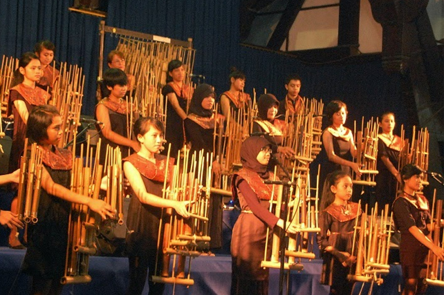 Sejarah Alat Musik Angklung