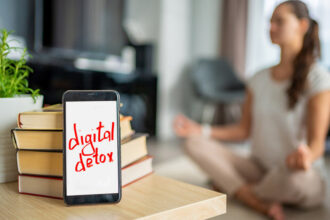 Tips Melakukan Digital Detox Saat Liburan