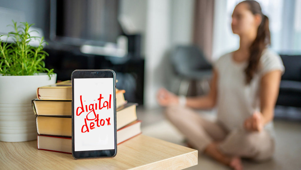 Tips Melakukan Digital Detox Saat Liburan