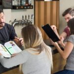 Tips Mencari Makanan Lokal Enak dan Murah Saat Liburan ke Luar Negeri