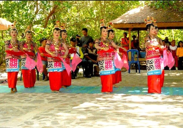 Tradisi Lariangi dari Wakatobi