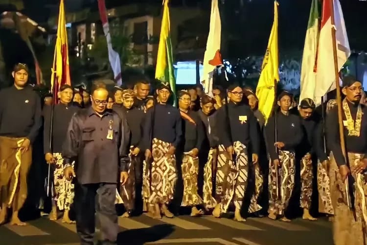 Tradisi Malam Satu Suro di Keraton Surakarta dan Yogyakarta