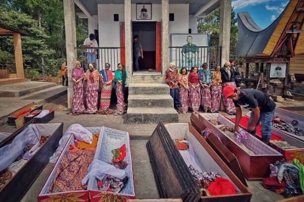 Tradisi Ma'nene di Toraja