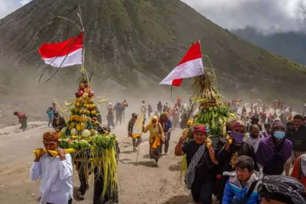 Tradisi Wulan Kapitu Gunung Bromo