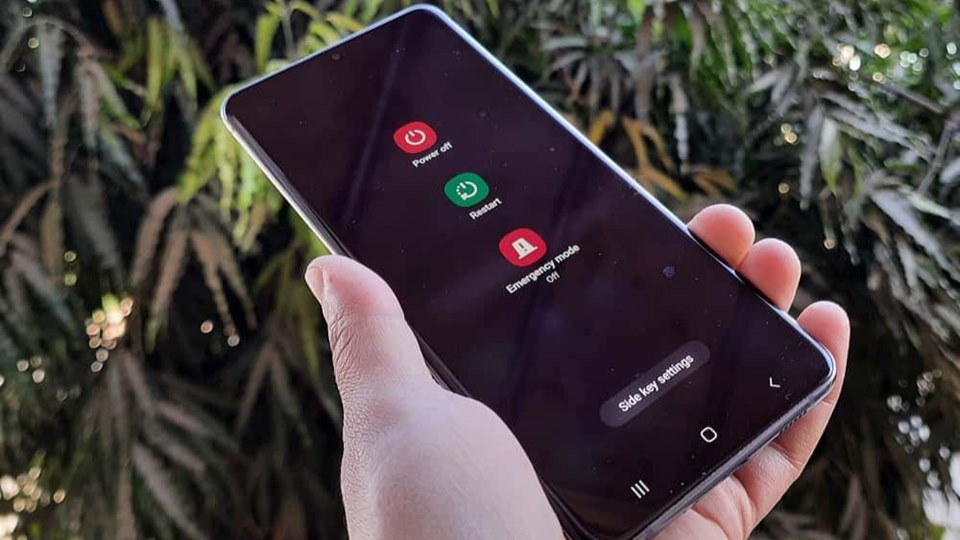 Cara Mengatasi HP Android yang Sering Restart Sendiri