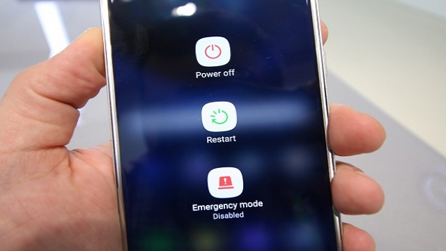 Cara Mengatasi HP Android yang Sering Restart Sendiri