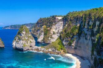 Keindahan Pantai Diamond Nusa Penida