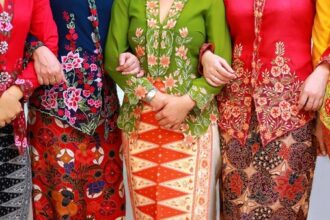 busana Kebaya