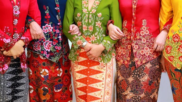 busana Kebaya