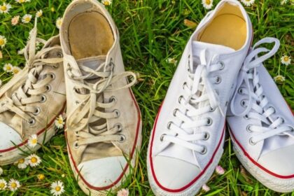 Cara Merawat Sepatu Putih Bahan Kanvas